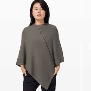 Lululemon on the go poncho NWOT